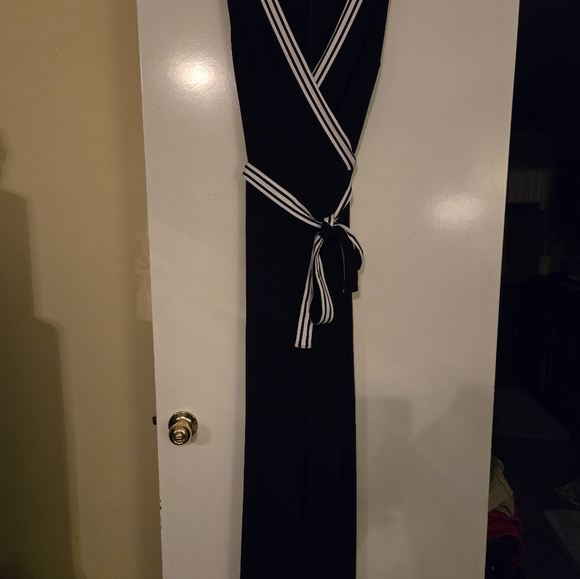 Lauren Ralph Lauren Black Jumpsuit with White Accents - Picture 5 of 6